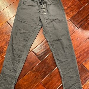 Suzy D London Becca Women's Gray Joggers with Button Detail NEW